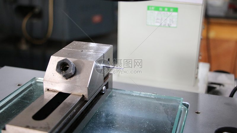 摇臂钻床定制加工：揭秘定制化加工的奥秘